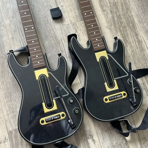 Guitar Hero Live Wireless Guitar Bundle & Kramer Striker Wireless Receiver - Picture 2 of 7